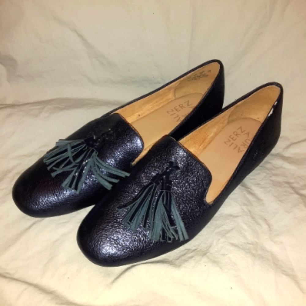 Naturalizer navy metalic tassel loafers size 7